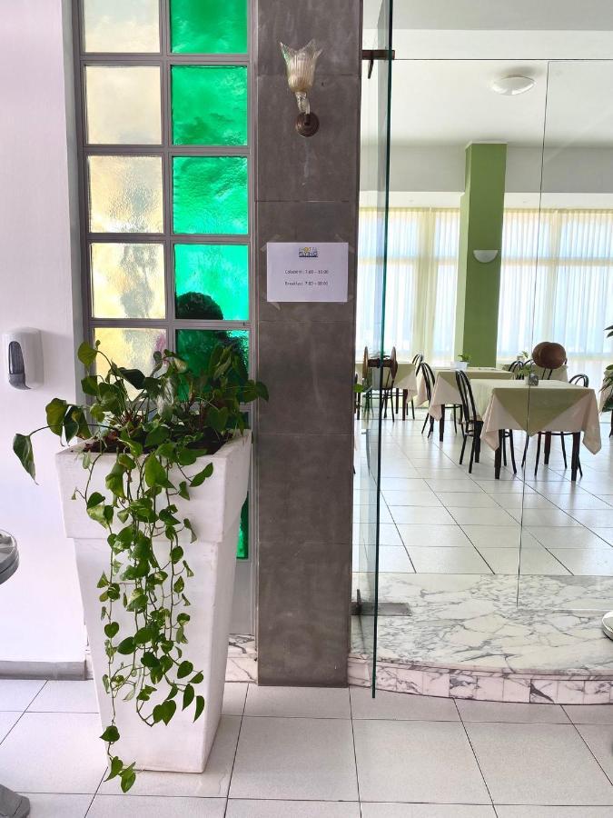 Hotel Flying Пезаро Екстер'єр фото