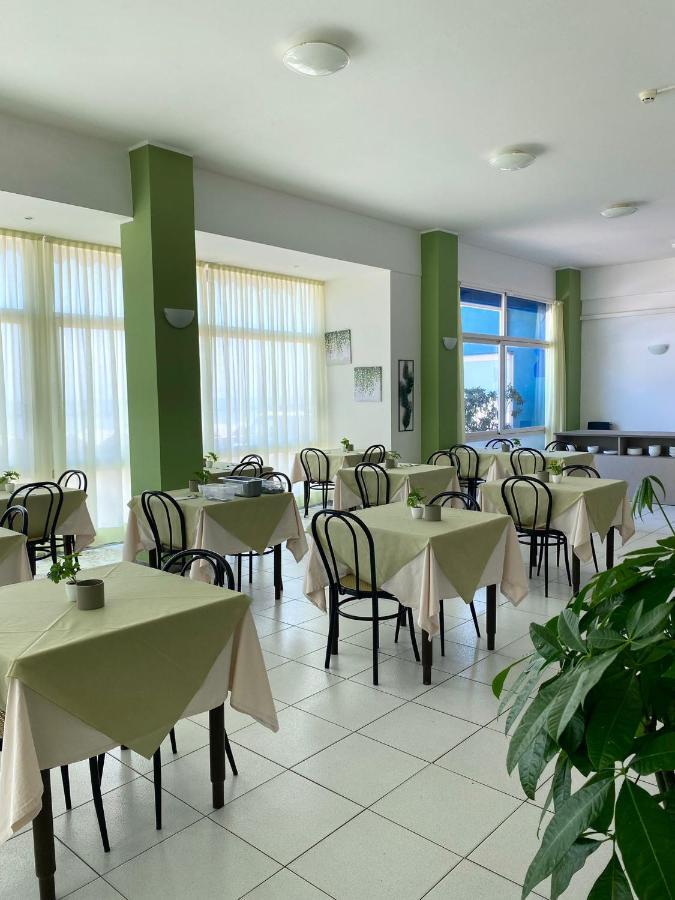 Hotel Flying Пезаро Екстер'єр фото